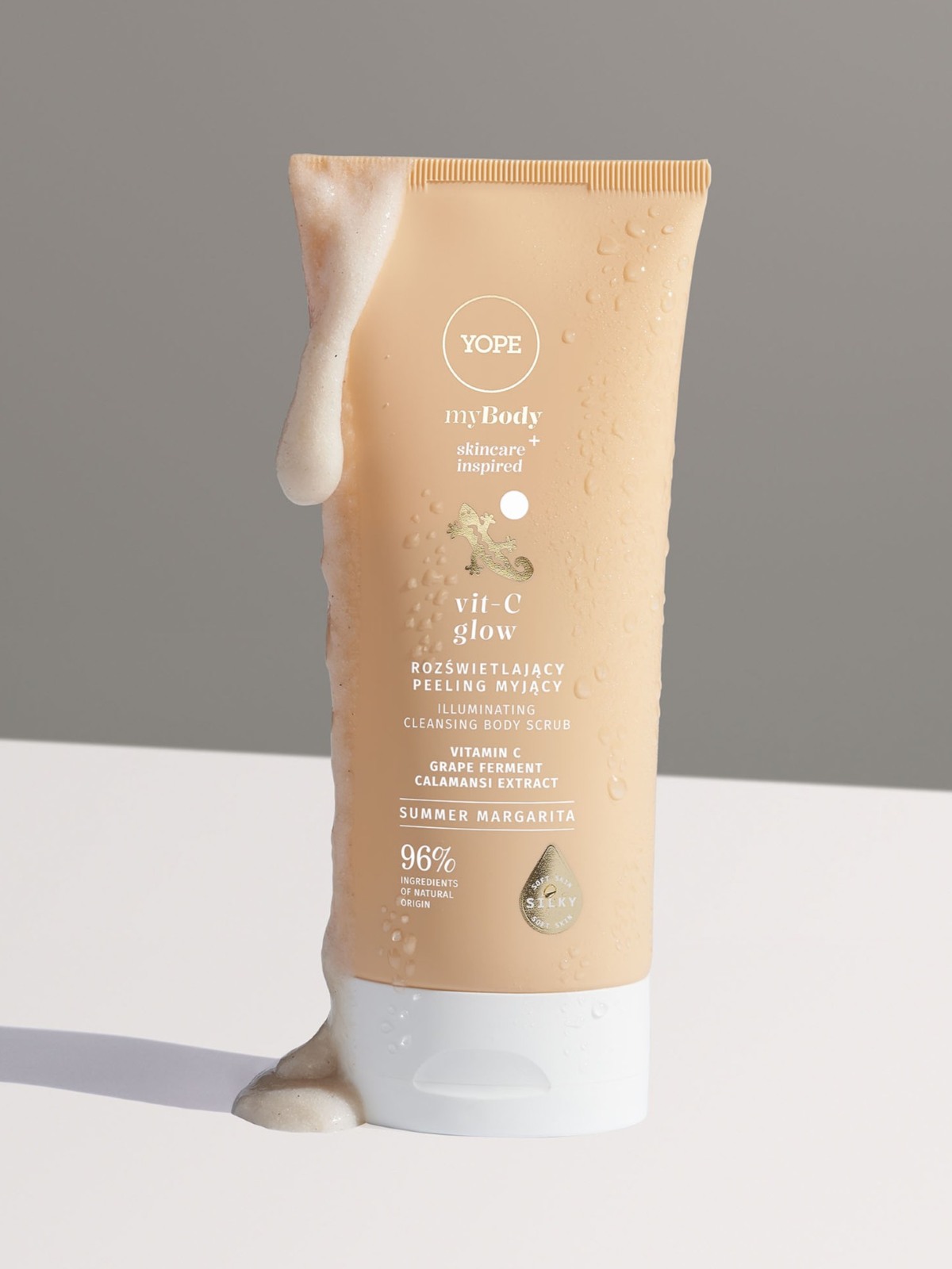 Rozświetlający peeling myjący VIT-C Glow
